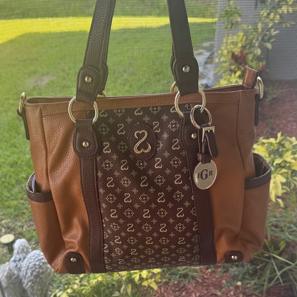 Jane Seymour Handbags - Jane Seymour Open Hearts Signature handbag with box